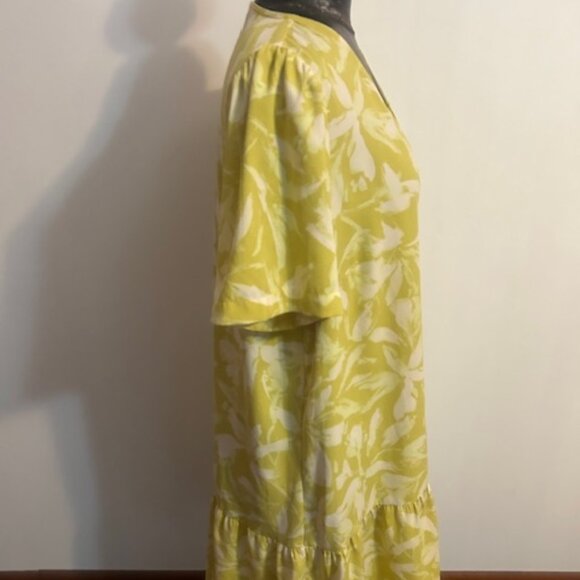 A new day Yellow Gold/White Floral V-neck ruffle bottom drop waist dress, size L - Picture 4 of 7